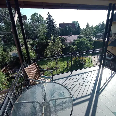 Rozsa Apartment *